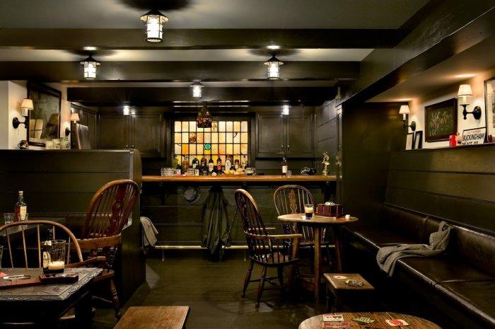  London pub recreated in the home of an American man - Interior Design Trends - Having a Pub in the house