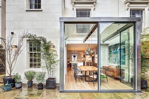 A view towards the inner parts of the property+ Modern, elegant and sophisticated house in London