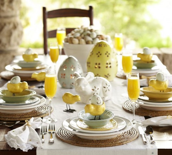 Beautiful Easter table setting with yellow accents-home decorations with impressive holiday ideas