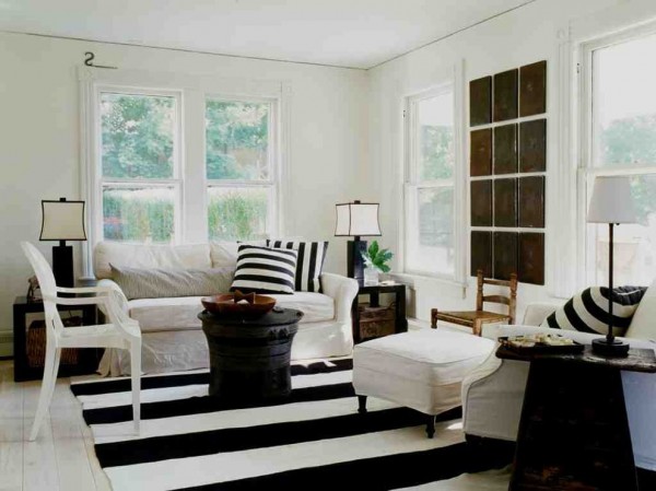 Crisp black and white Shabby Chic