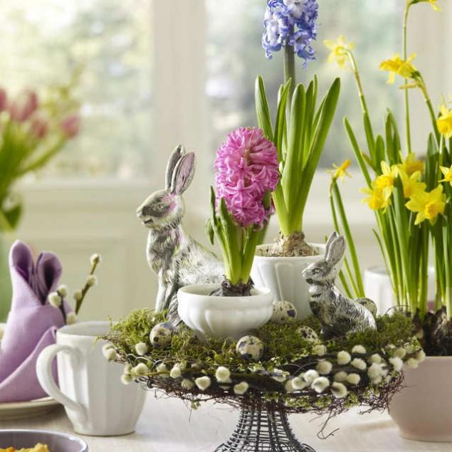 Easter Decorations - Table Centerpieces Made as Nests