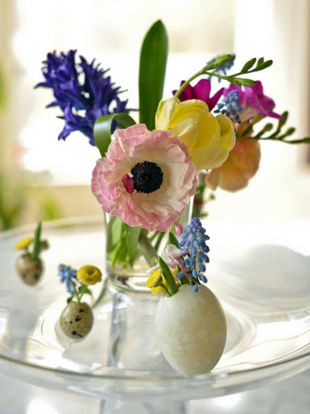 Fresh spring Easter table centerpiece – home decorating ideas for funny and joyful atmosphere