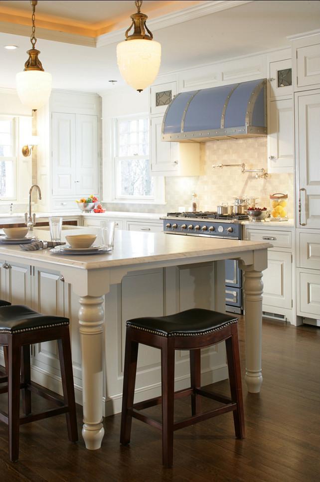 Kitchen island and black leather stools | | Founterior