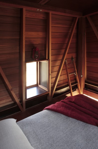 The little cozy master bedroom-Small Copper Tower Family Weekend Getaway in North Wales