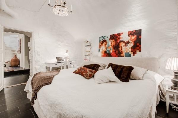 Modern wall art in an eclectic bedroom- Greek Interior Design Style in White