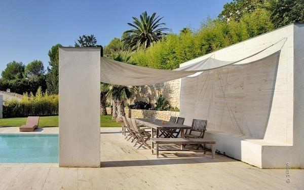 Outdoor patio and modern pergola -Minimalist Villa in France