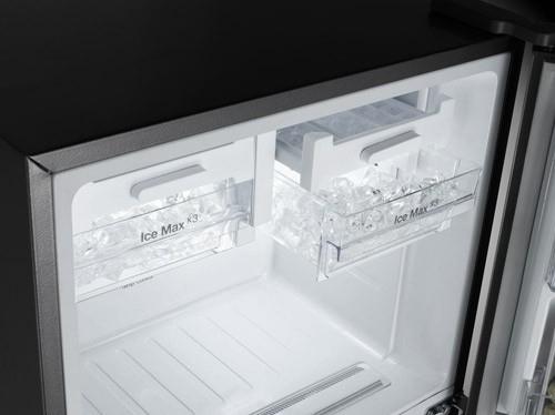 Samsung 3050 - the freezer section with options of making ice