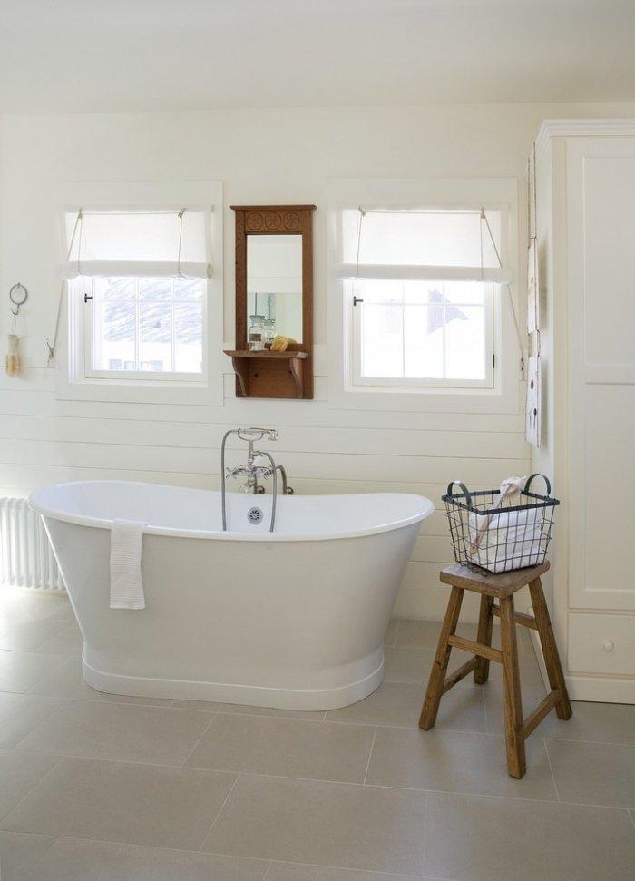 Chic bathroom in white Scandinavian style