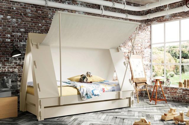 Tent caravana in white in a kids room in a loft