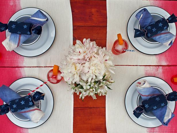 Ombre Party Linens for a sophisticated 4th of July outdoor table setting