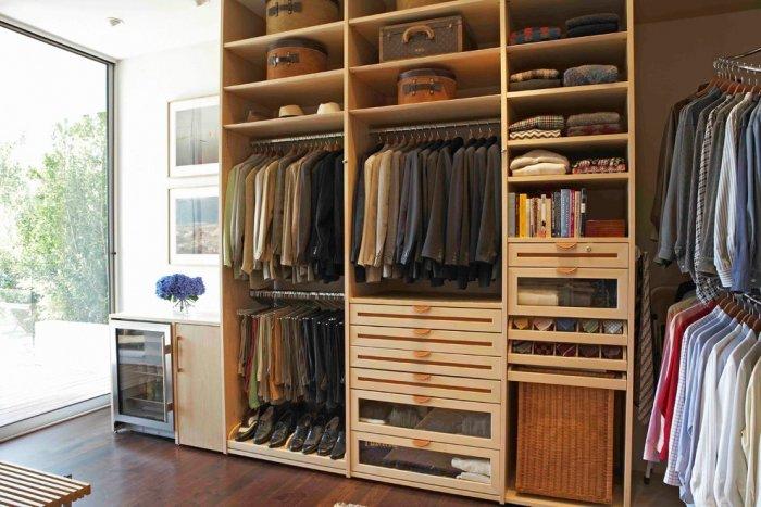 All-in-one closet unit for a functional place