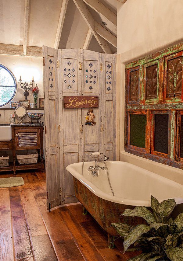 Shabby Chic Bathroom With Vintage Bathtub Founterior