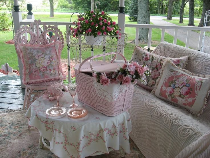 Shabby chic porch with lovely pink decorations