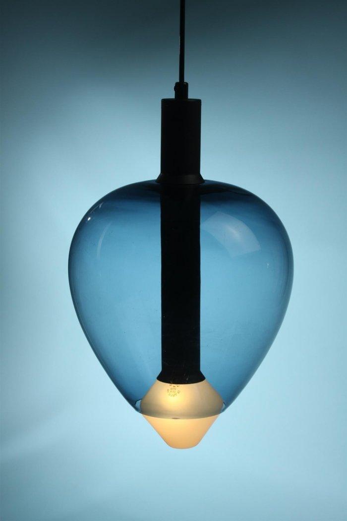Unique pendant design in blue color