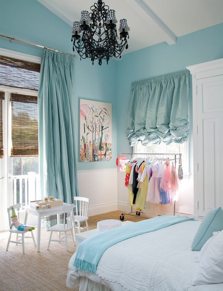 Cyan teen bedroom - with classic curtains and chandelier