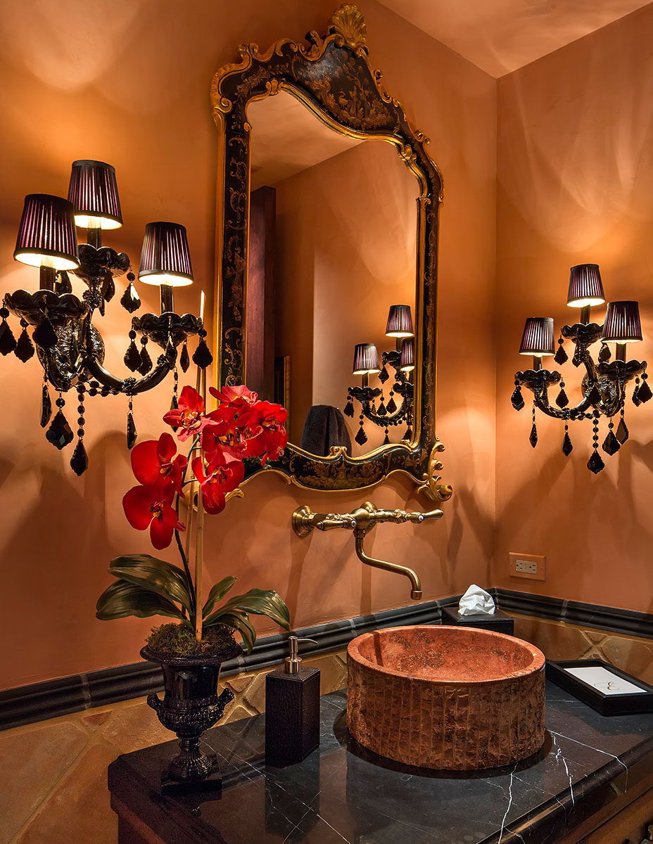 Luxurious traditional bathroom - with art pendants and classic sink