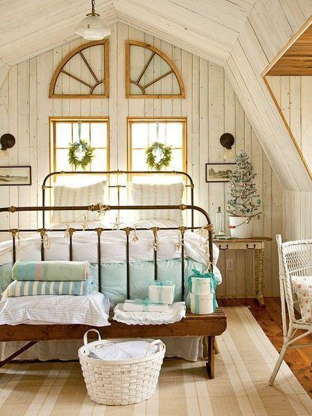 Vintage attic bedroom - with high ceiling