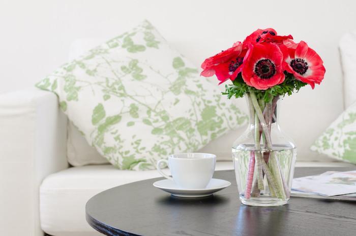 Home Decorating Ideas with Flowers and Vases