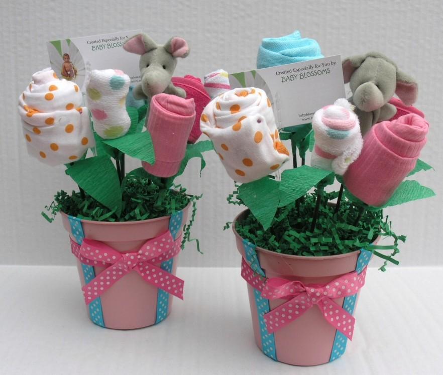 Baby shower vases – with socks | | Founterior