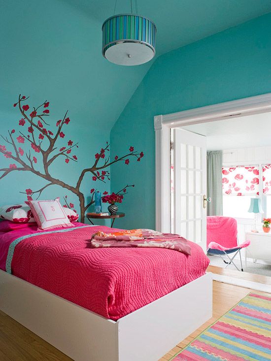 Green bedroom - with accent red sheets