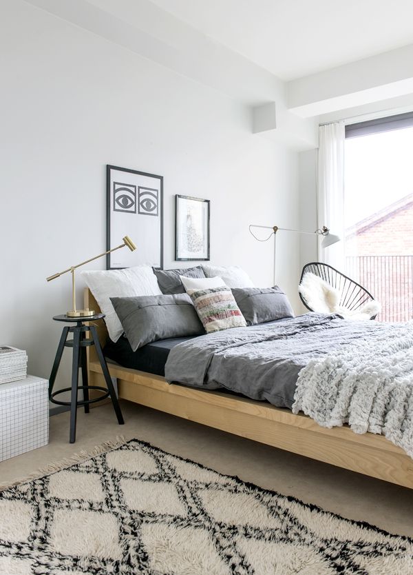 Scandinavian white bedroom - with low profile comfortable bed