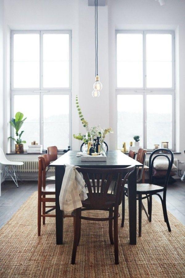 Simple modern dining room - with vintage accents and flower decorations