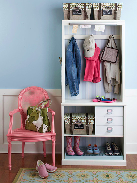 Small bedroom closet - a single wardrobe