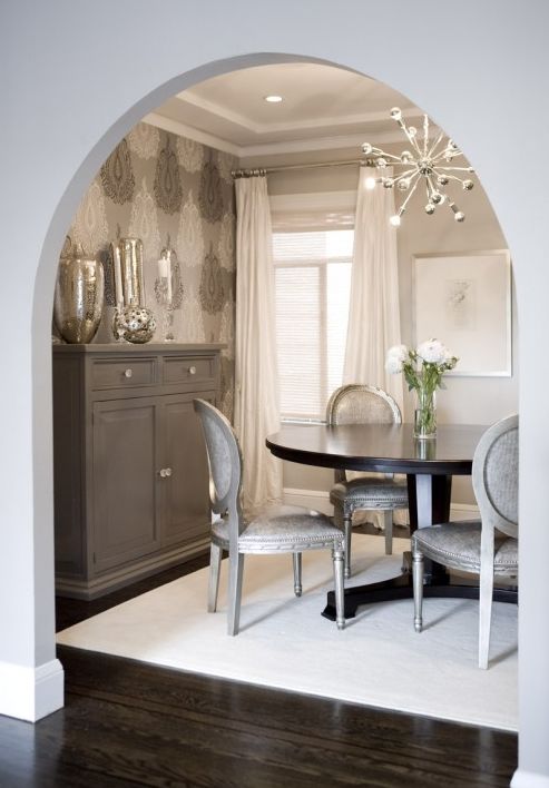 Small house dining room - with modern pendant and round table