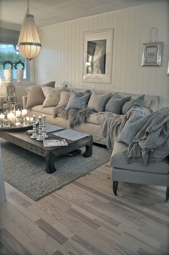 Traditional grey living room - with beautiful crystal chandelier