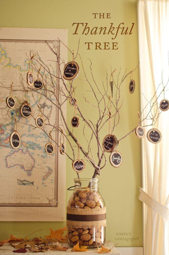 DIY Thanksgiving decoration 3 - the thankful tree