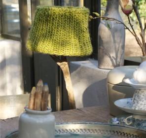 Knitted Lamp Shade for a Lovely Interior