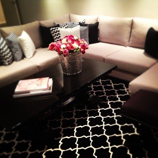 Living room area rug 9 - with black design