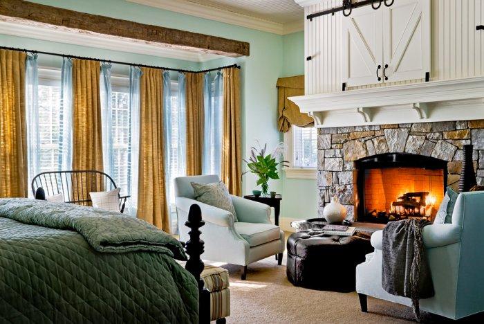 Master bedroom fireplace 2 - in a mountain villa
