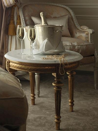 Modern decor idea 8 - luxurious classic coffee table