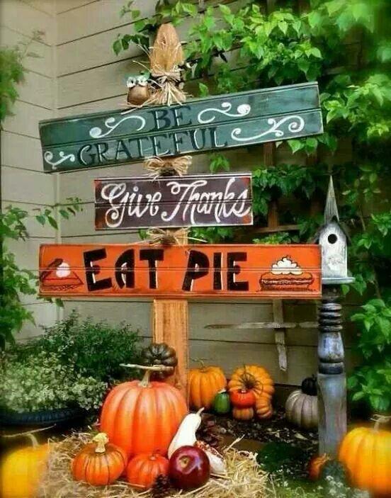 Outside Thanksgiving decoration 3 - with board writings