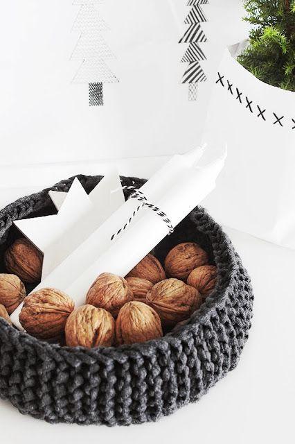 Scandinavian Christmas bowl - full with walnuts