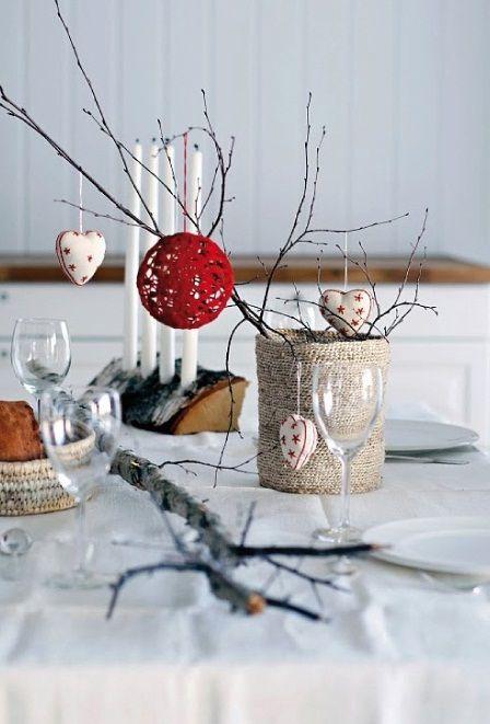 Scandinavian Christmas table setting - with simple and elegant design