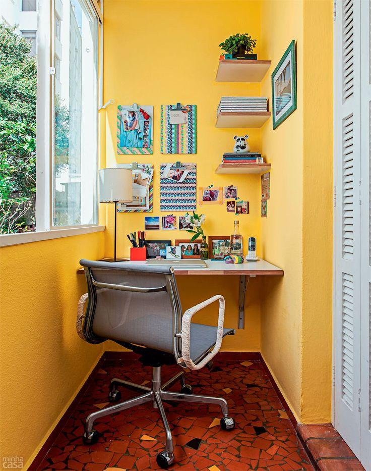 Small home office - with narrow desk