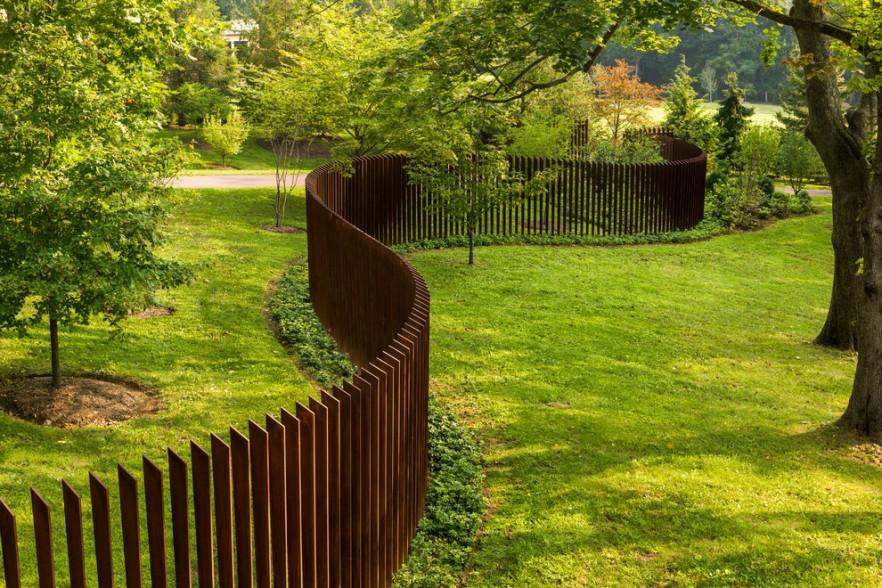 Pallet Fence Ideas and Design Examples