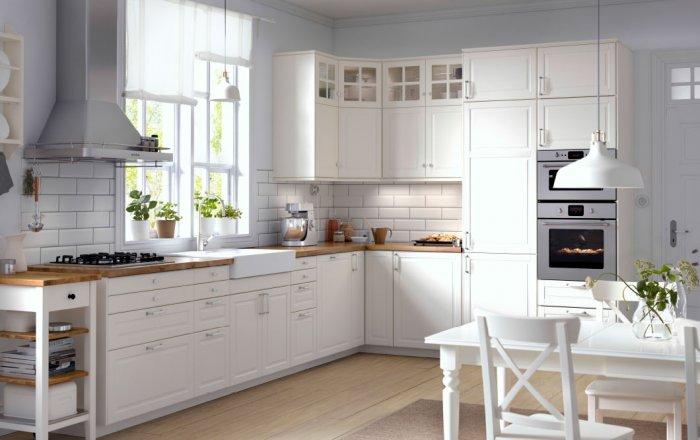 Traditional modern kitchen cabinet - with tiny upper glass door
