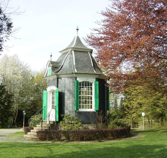Victorian garden shed - with shrubs