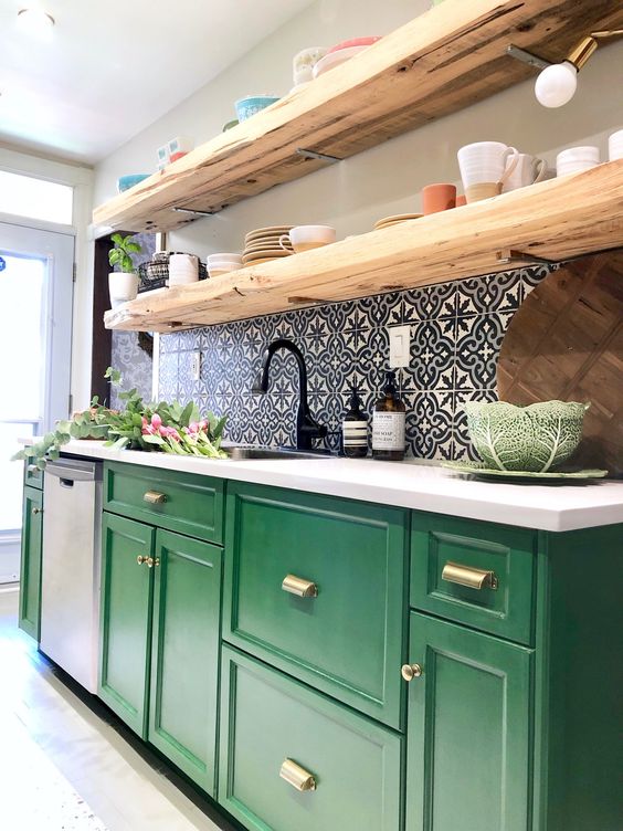 Separating the Counter from the Cabinets – A Groovy Look