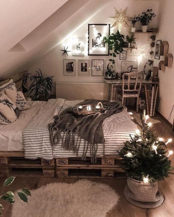 Creative and Unique - Small Bedroom Ideas for Teenage Girl