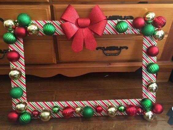 A Photo Frame – DIY Christmas Party Decorations