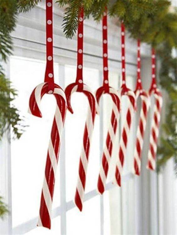 Cool with Candy Canes – Tasty Christmas Window Decorations