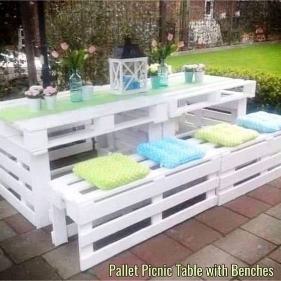 A Fantastic Pallet Project - A Table and Benches