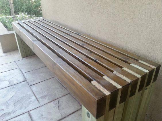 Simple and Inexpensive – DIY Outdoor Wooden Storage Bench