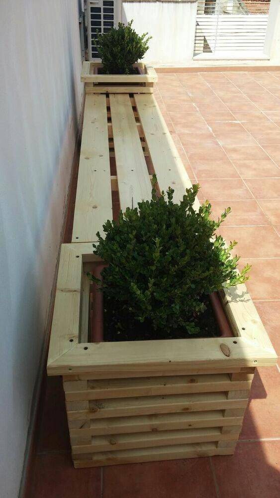 A Bench with Planters - DIY Outdoor Wooden Storage Bench