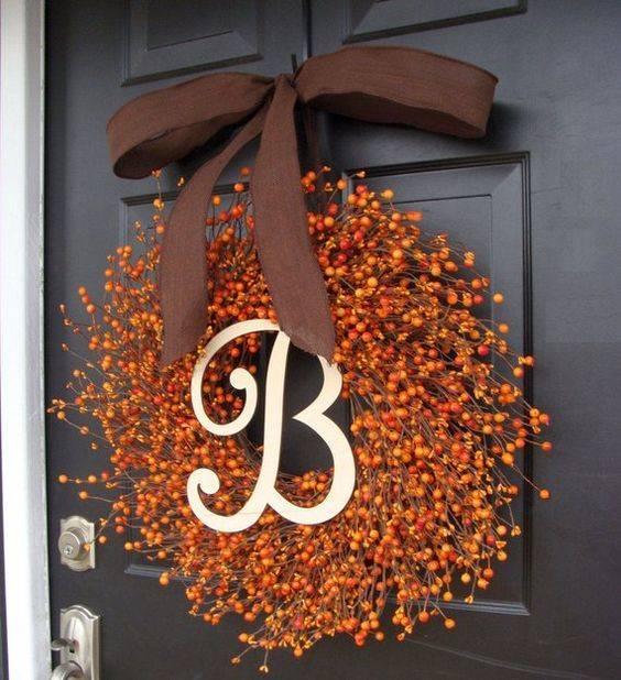 A Circle of Berries – Fall Wreaths for Front Door