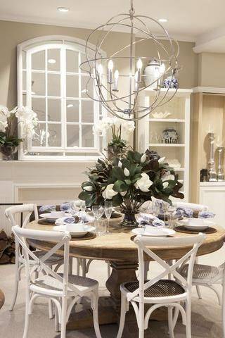 A Giant Bouquet - Dining Room Table Decor Ideas